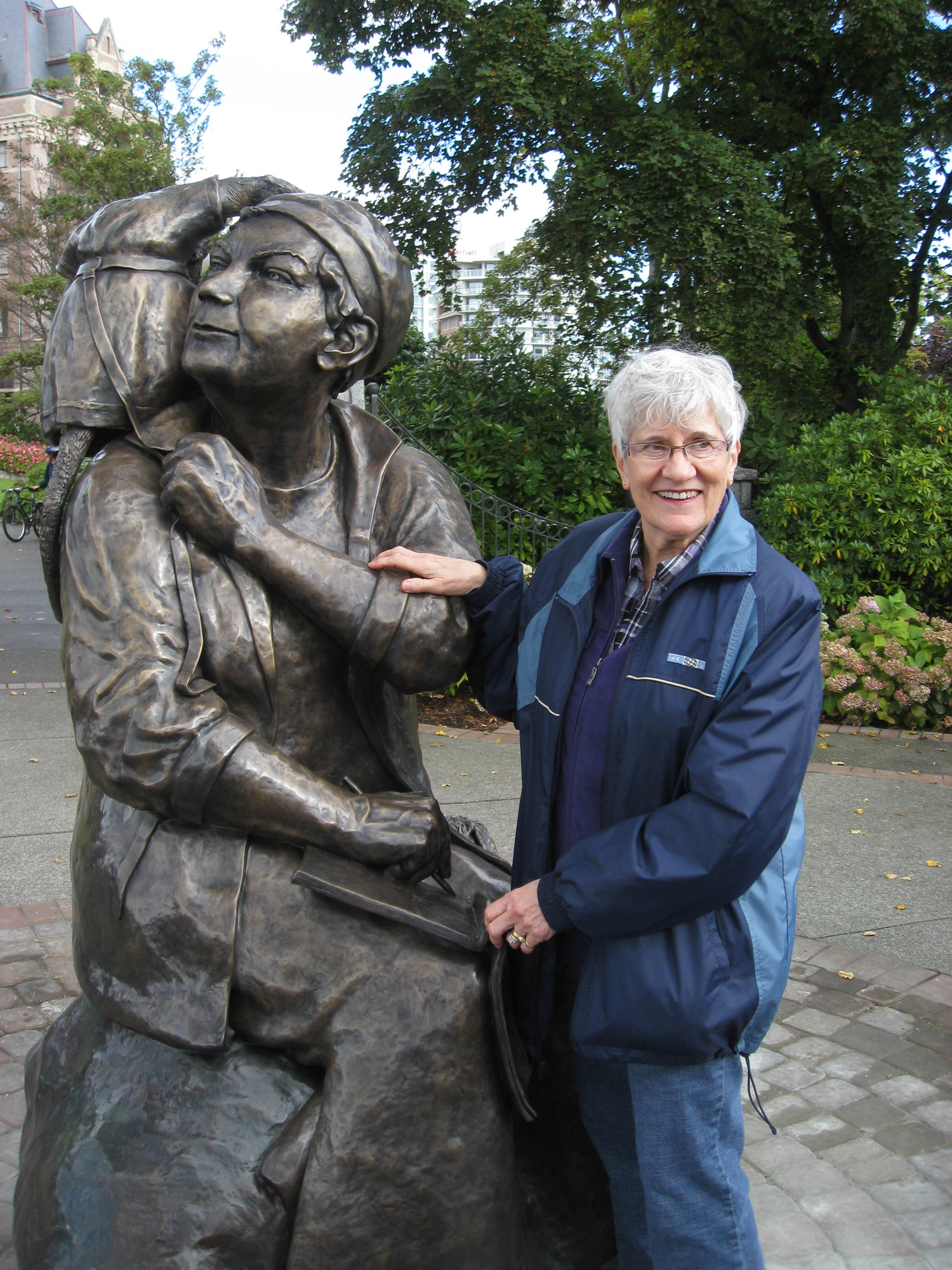Barbara Paterson with Emily Carr Statue