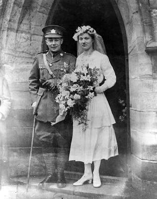 Canadian war bride (LAC/PA008179)