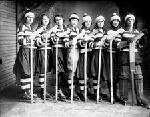 girls' hockey team, LAC, PA-074583